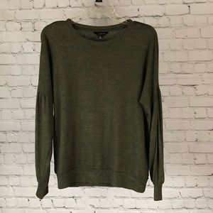 SWEATER - Women's Lucky Brand Cloud Jersey Puff Sleeve in Army Green. Size SP